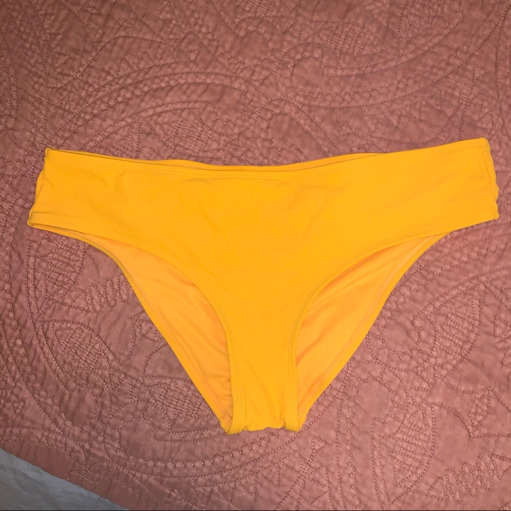 🌻Ribbed Swim Suit Bottoms